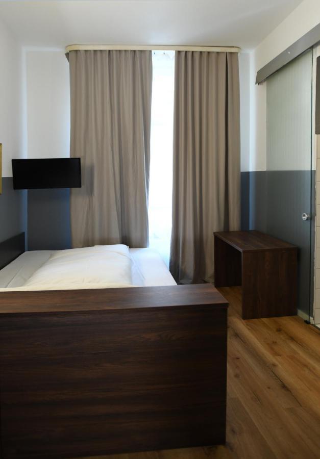 Hotel Apadana Frankfurt Φραγκφούρτη Εξωτερικό φωτογραφία