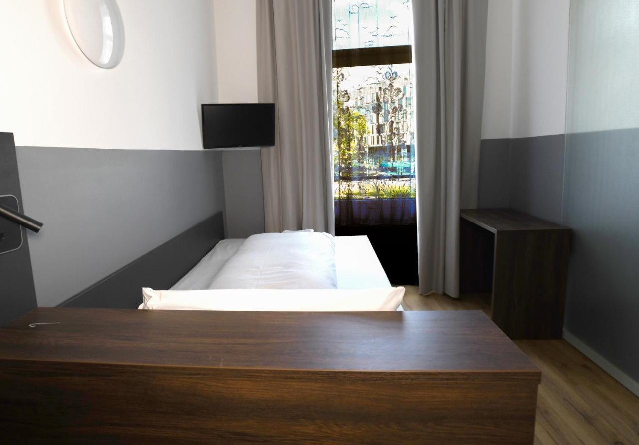 Hotel Apadana Frankfurt Φραγκφούρτη Εξωτερικό φωτογραφία