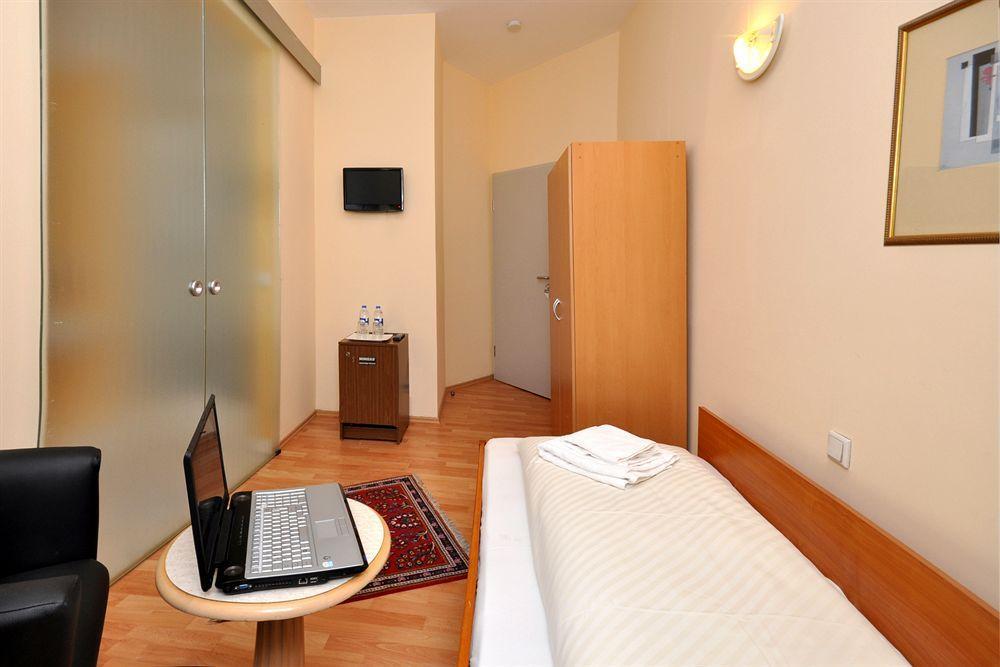 Hotel Apadana Frankfurt Φραγκφούρτη Εξωτερικό φωτογραφία