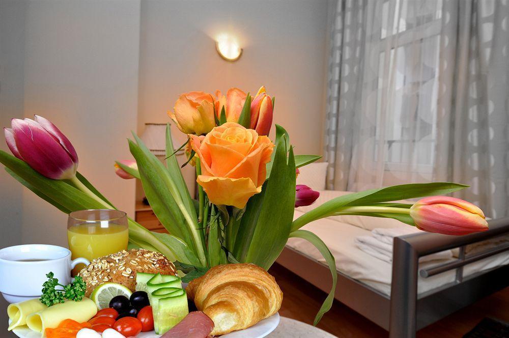Hotel Apadana Frankfurt Φραγκφούρτη Εξωτερικό φωτογραφία